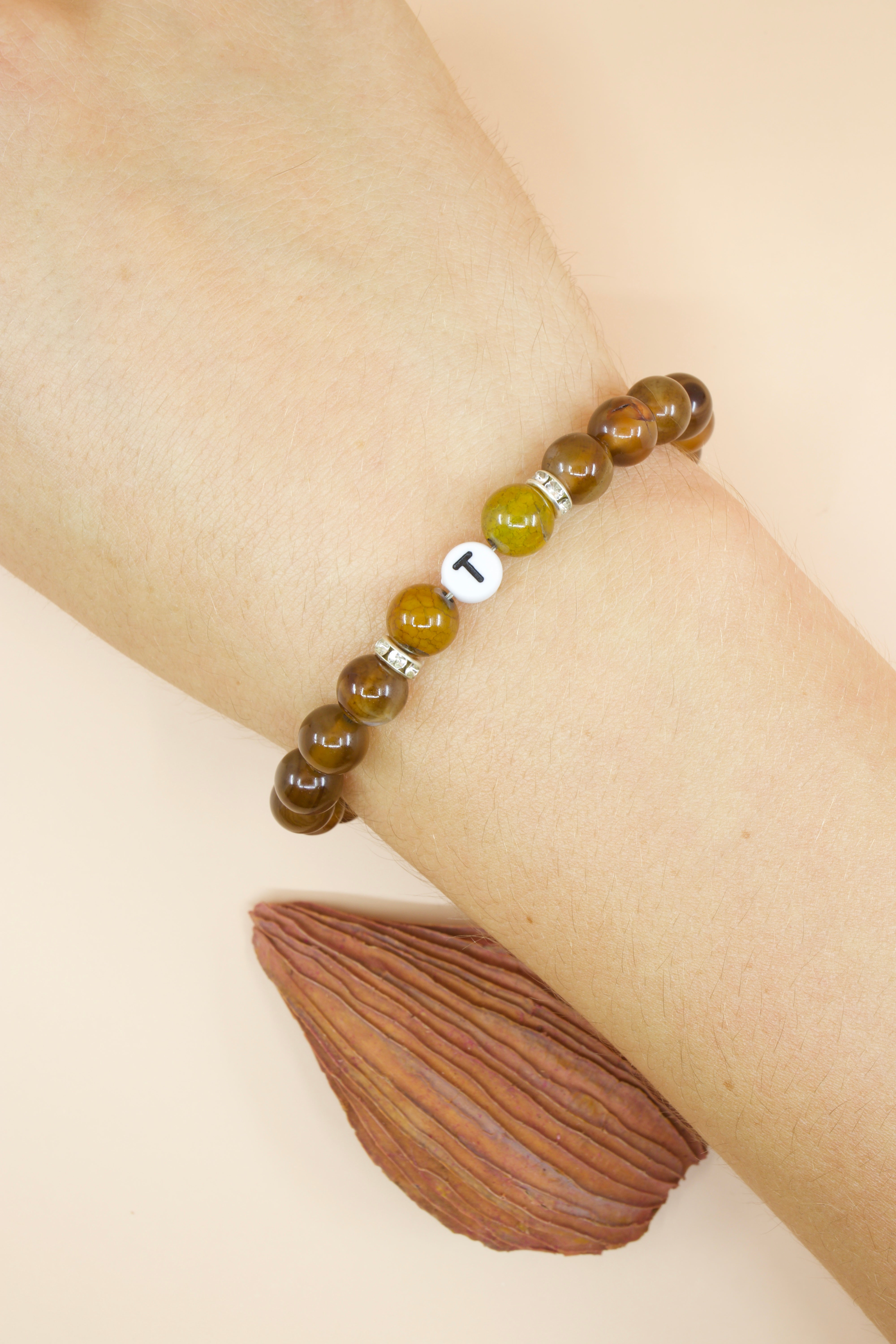 Zwei Partnerarmbänder nach Augenfarbe